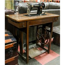 PHOENIX 81 SEWING MACHINE.