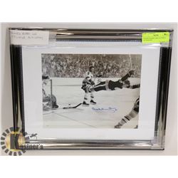 FRAMED BOBBY ORR FACSIMILE AUTOGRAPH.