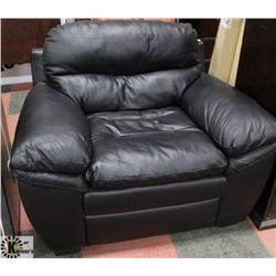 BLACK LEATHERETTE OVERSIZE SOFA CHAIR. FURNITURE