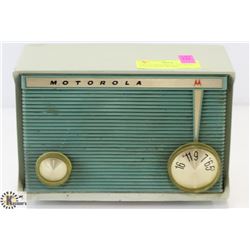 VINTAGE MOTOROLA 120V MODEL A16 G 29 RADIO, WORKS.