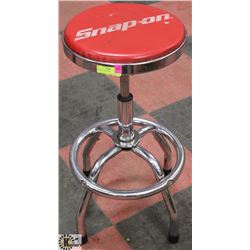 SNAP ON SHOP STOOL