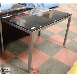 METAL AND GLASS KITCHEN TABLE, 31.5"X47.5"X30".