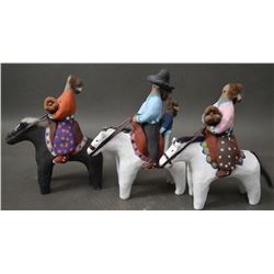 NAVAJO INDIAN POTTERY FOLK ART FIGURES