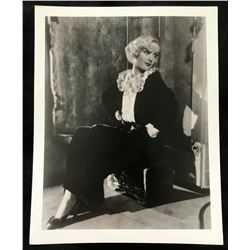 CAROLE LOMBARD (1908-1942). KEYSTONE PRESS AGENCY, INC.