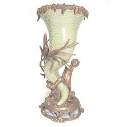 VICTORIAN ART NOUVEAU PORCELAIN VASE W/ CHERUB