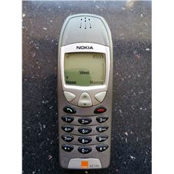 VINTAGE NOKIA 6210e MOBILE PHONE.