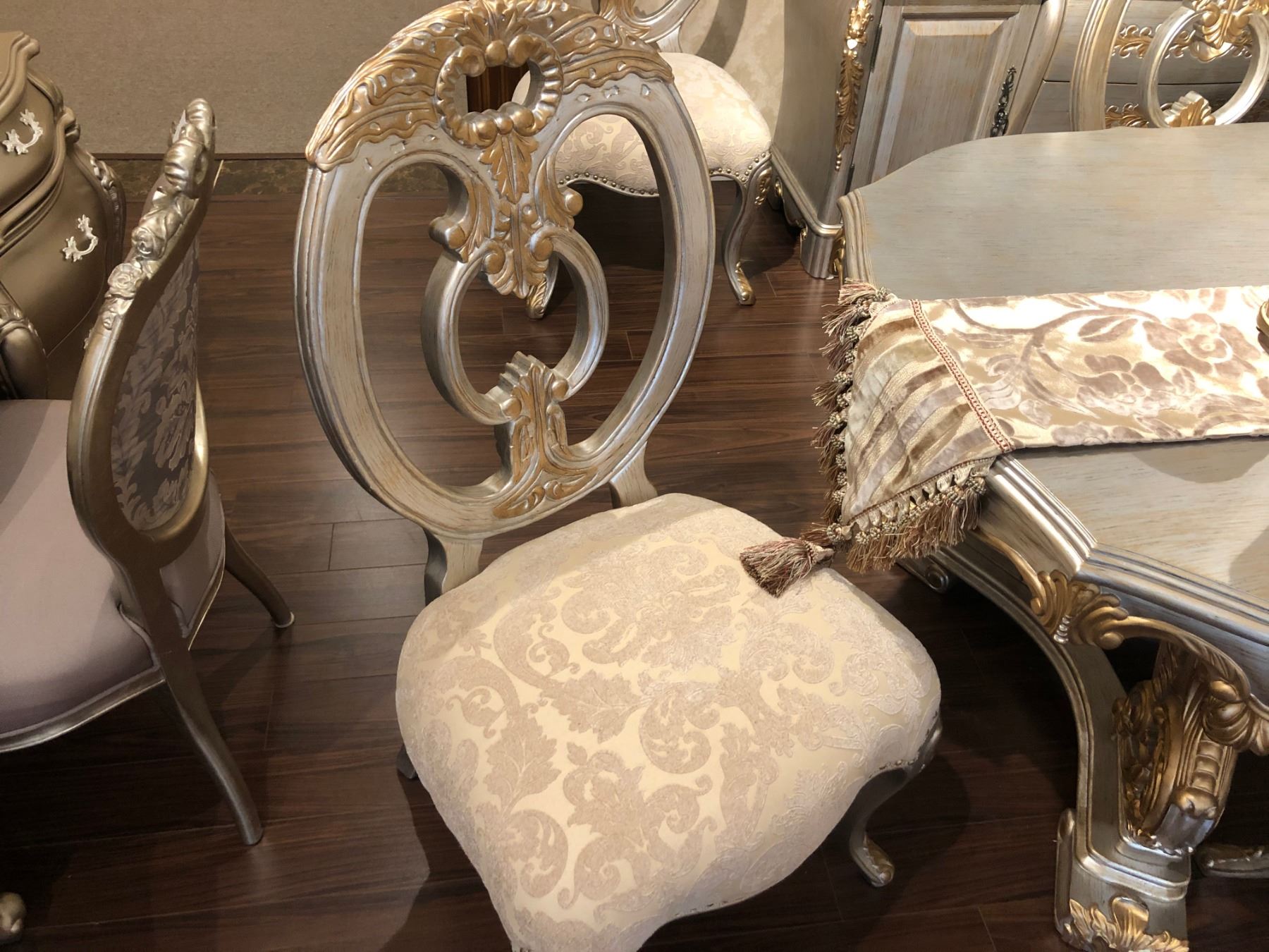FORMAL SILVER WITH GOLD ACCENT DINING ROOM SET INCLUDES TABLE WITH 6