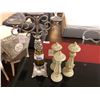 Image 1 : LOT OF FOUR DECOR ITEMS