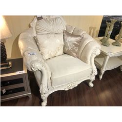 LARGE FORMAL ENTRANCE CHAIR