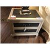 Image 1 : SMALL NIGHT STAND
