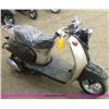 Image 2 : Panterra Retro gas-powered road scooter