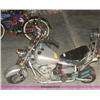 Image 2 : APC silver 43cc gas chopper scooter