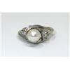 Image 1 : Estate - 10 KT White Gold Pearl Ring  - 2.4 Grams