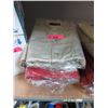 Image 1 : 6 New XL Heavy Cotton Shirts - 2 Beige. 4 Red