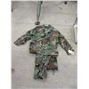 Image 1 : 2 New XL Camouflage Jacket and Pant Sets