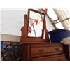 Image 3 : 3 Drawer Dresser W/Mirror