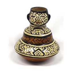 Vintage Peruvian Shipibo Effigy Triple Lobed Pot