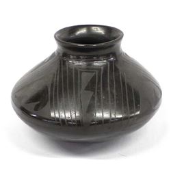 Mata Ortiz Pottery Jar by Nicolas Silveira