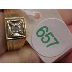 14k gold diamond solitare ring size 9