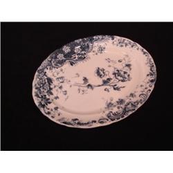Oval platter in blule & white 