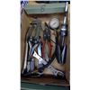 Image 2 : LOT OF GEAR PULLERS, WRENCHES, HONER, PRY BAR