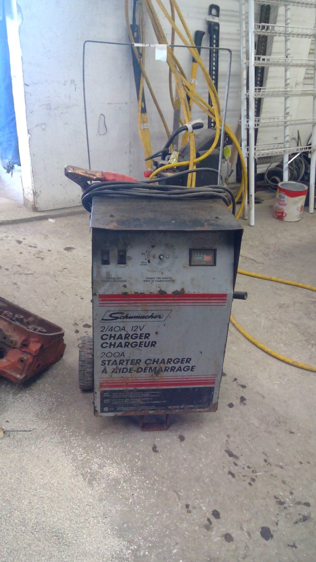 SCHUMACHER BATTERY CHARGER