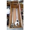 Image 1 : LARGE CRESCENT & 3/4" DRIVE RATCHET