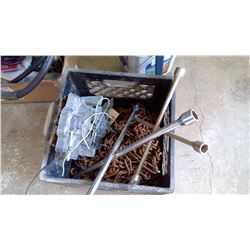 19.5 WHEEL CHAIN, TWO WHEEL WRENCHES