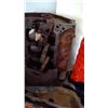 Image 3 : ENGINE BLOCK, 454 W/ MISC PANS