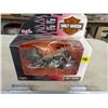 Image 2 : HARLEY DAVIDSON MOTORCYCLE 1:18 & DISPLAY SHELF