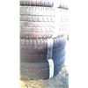 Image 2 : SIX 275-60-20 MISMATCHED TIRES