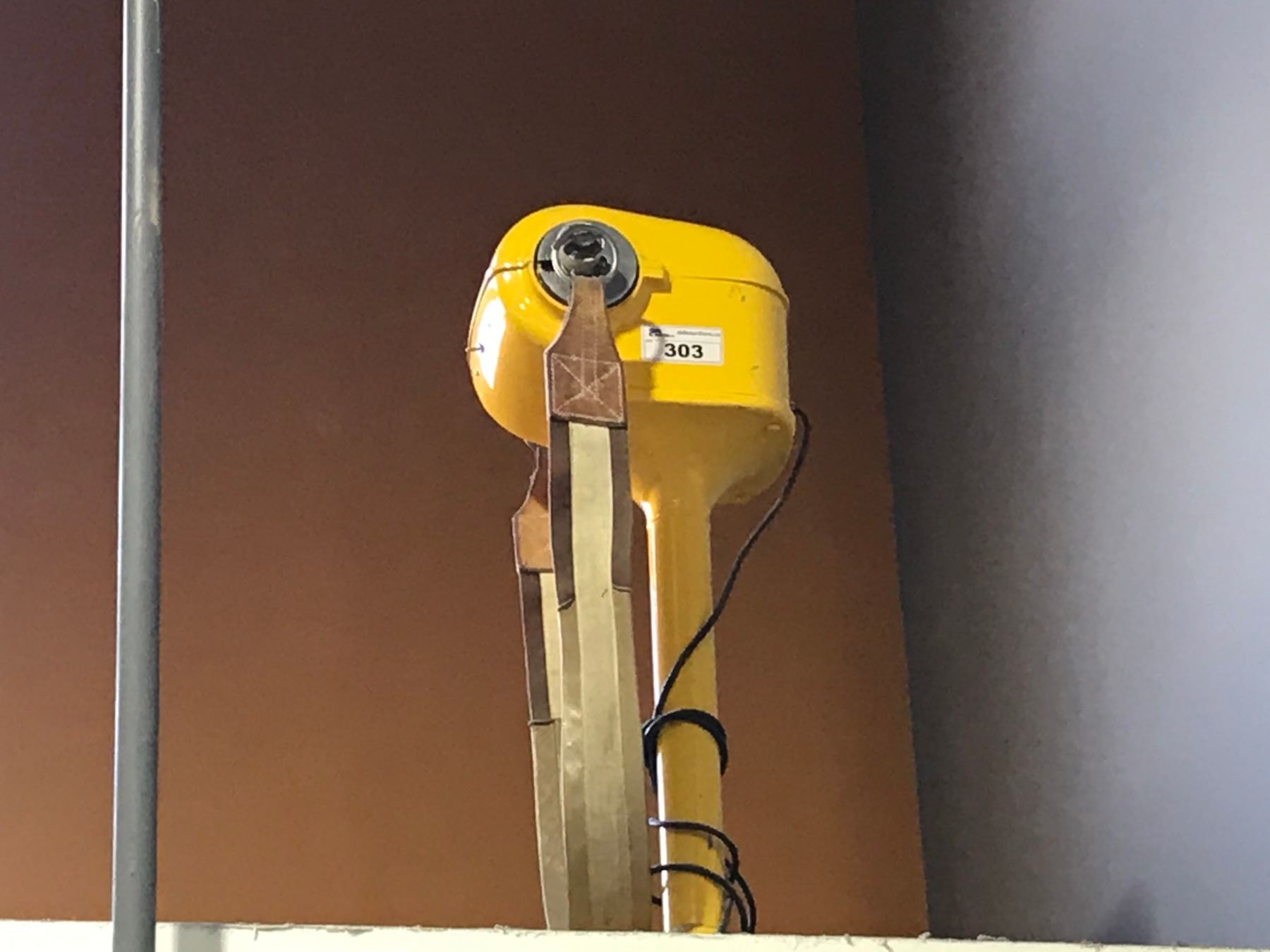 Shaking Belt Machine YELLOW V103 VINTAGE EXERCISE VIBRATION BELT MACHINE