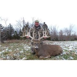 3-1/2 day Missouri White-tailed Deer Hunt with Adam Vinatieri for Two Hunters and Two Observers