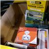 Image 2 : TRAY OF LIGHTING SECURITY FLOOD LIGHT, GARAGE LIGHT