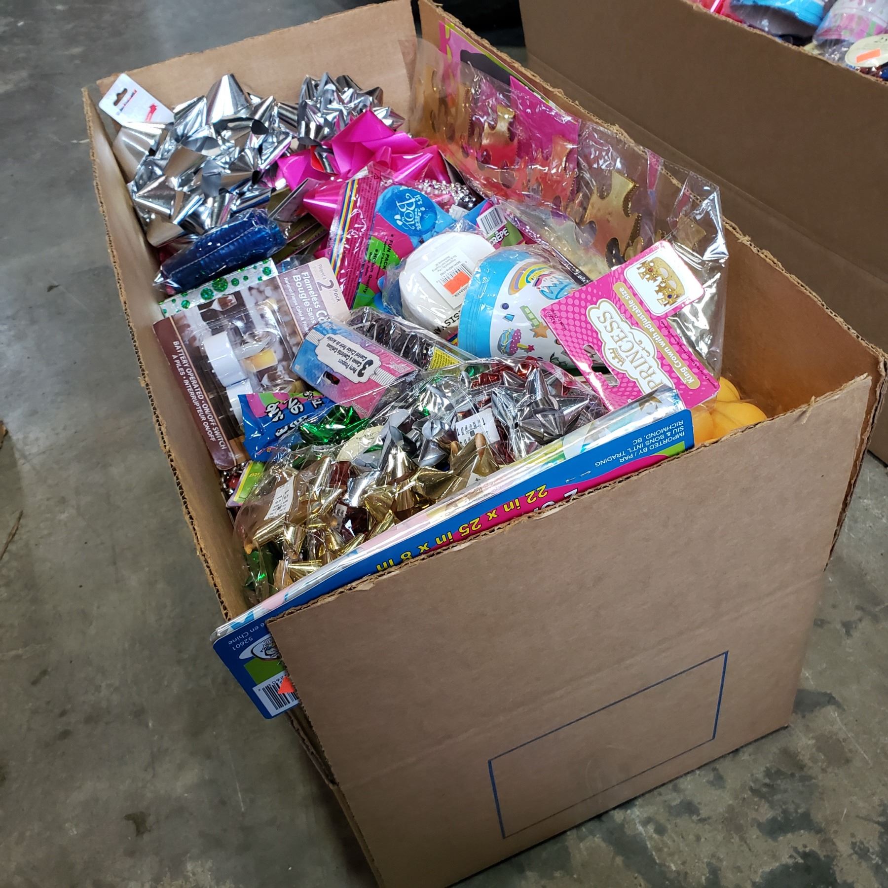 BOX OF NEW PARTY SUPPLIES - Big Valley Auction