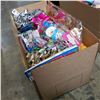 Image 1 : BOX OF NEW PARTY SUPPLIES