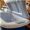 Image 2 : RUBBERMAID COOLER