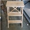 Image 2 : 2 STEP WOOD LADDER