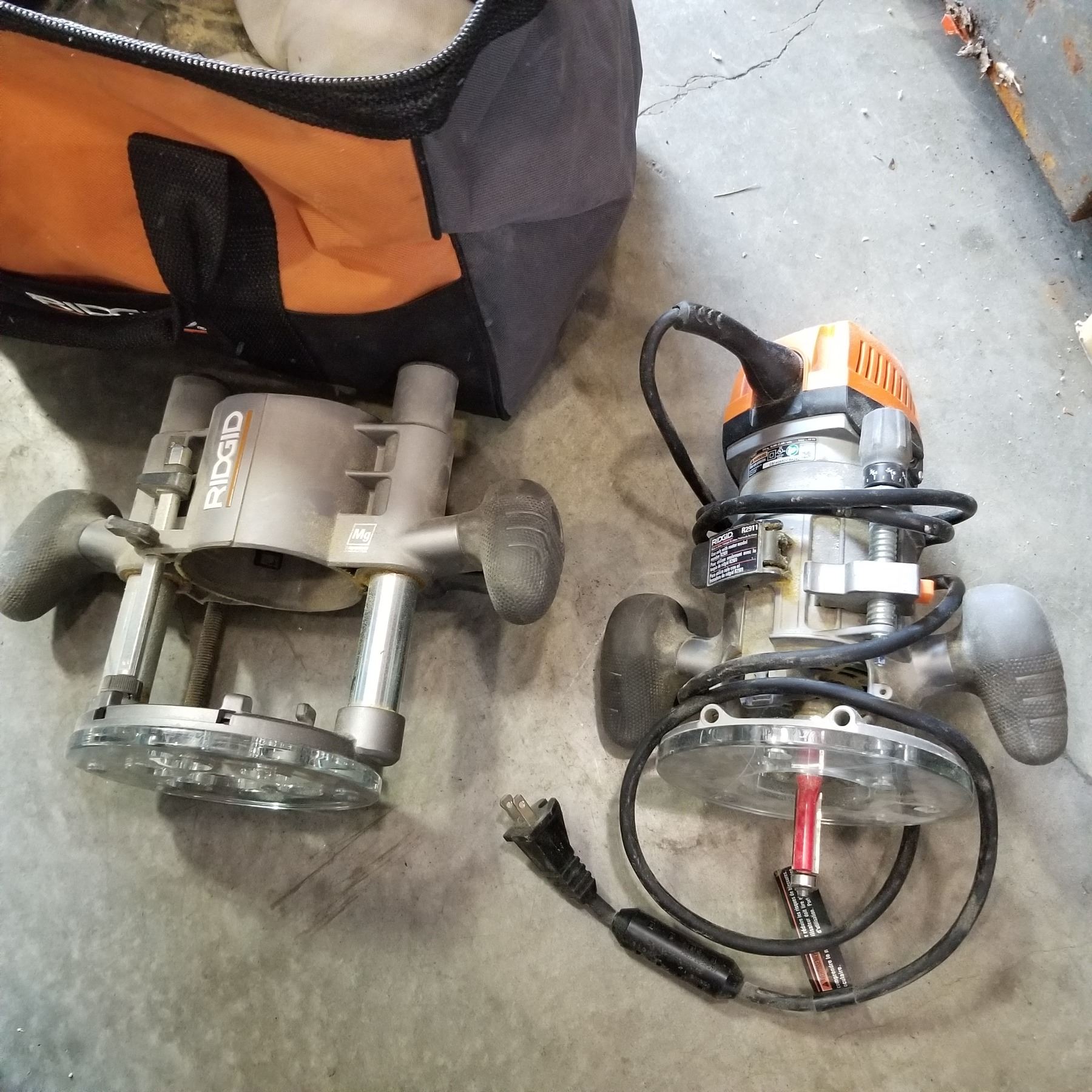 RIDGID R2901 PLUNGE ROUTER W/ BAG