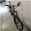 Image 3 : BLACK GT BIKE