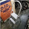 Image 2 : METAL 2 STEP LADDER