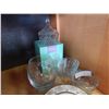 Image 2 : LOT OF CRYSTAL AND PYREX DISHES