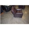 Image 2 : CHILDS LEATHER RECLINER