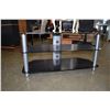 Image 2 : GLASS ENTERTAINMENT STAND