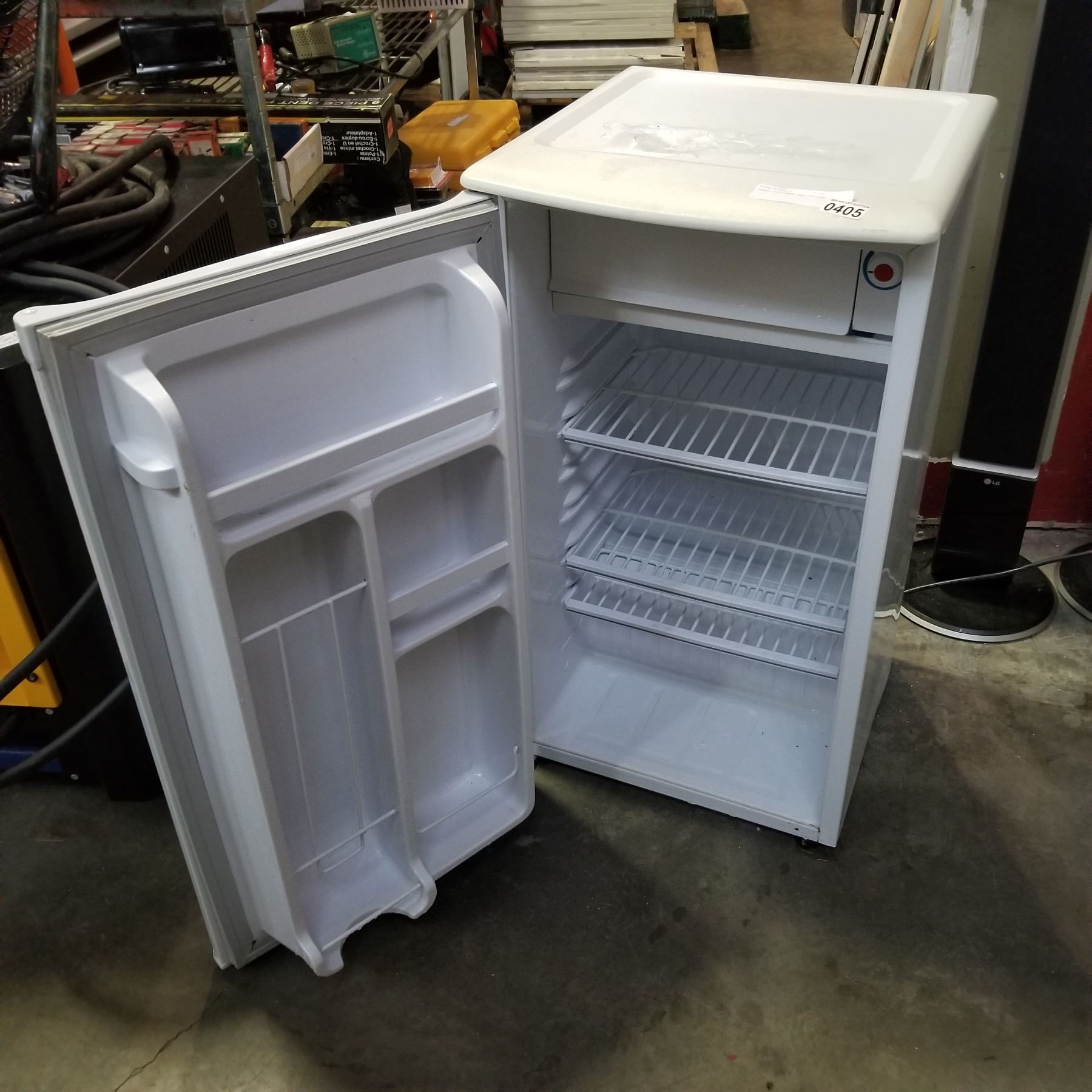 DANBY DESIGNER BAR FRIDGE DANBY DESIGNER BAR FRIDGE