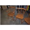 Image 2 : ROUND MAPLE DINING TABLE W/ LEAF AND 6 CHAIRS