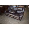 Image 2 : LEATHER 3 SEATER SOFA WITH POP DOWN CUP HOLDERS
