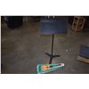 Image 1 : G-STRING MINI GUITAR AND MUSIC STAND