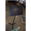 Image 2 : G-STRING MINI GUITAR AND MUSIC STAND