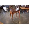 Image 2 : SEWING MACHINE TABLE